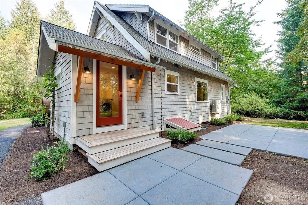 8013 NE Bucklin Hill Road Bainbridge Island WA 98110
