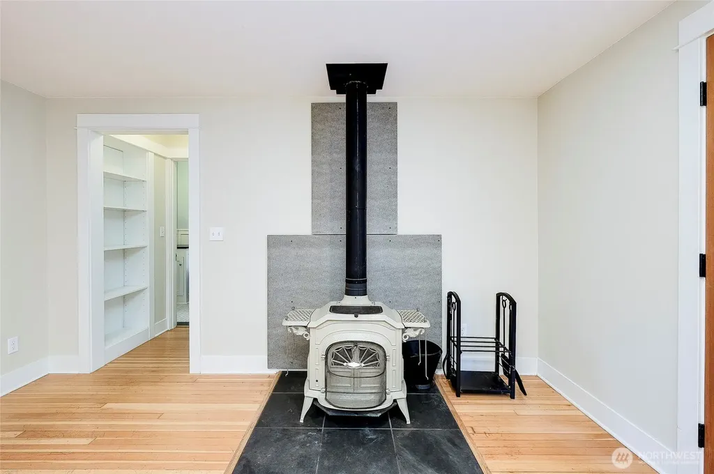 8013 NE Bucklin Hill Road Bainbridge Island WA 98110