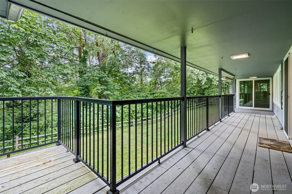 11517 34th Street E Edgewood WA 98372