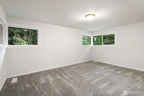 11517 34th Street E Edgewood WA 98372