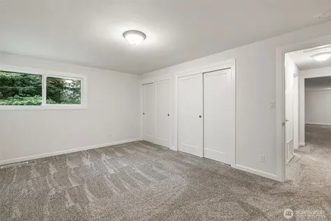 11517 34th Street E Edgewood WA 98372