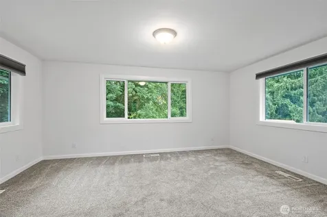 11517 34th Street E Edgewood WA 98372