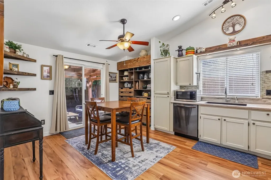 17608 SE 22nd Way Vancouver WA 98683