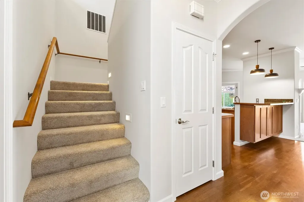 1149 Aaron Drive Lynden WA 98264