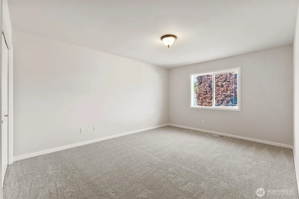 1149 Aaron Drive Lynden WA 98264