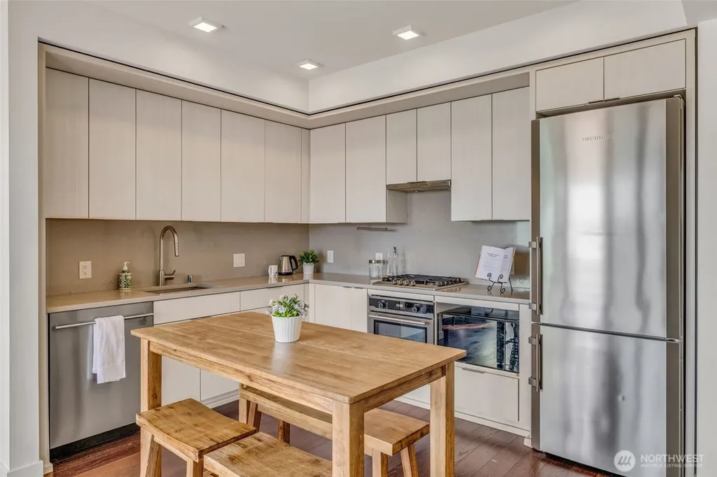 590 1st Avenue S Seattle WA 98104