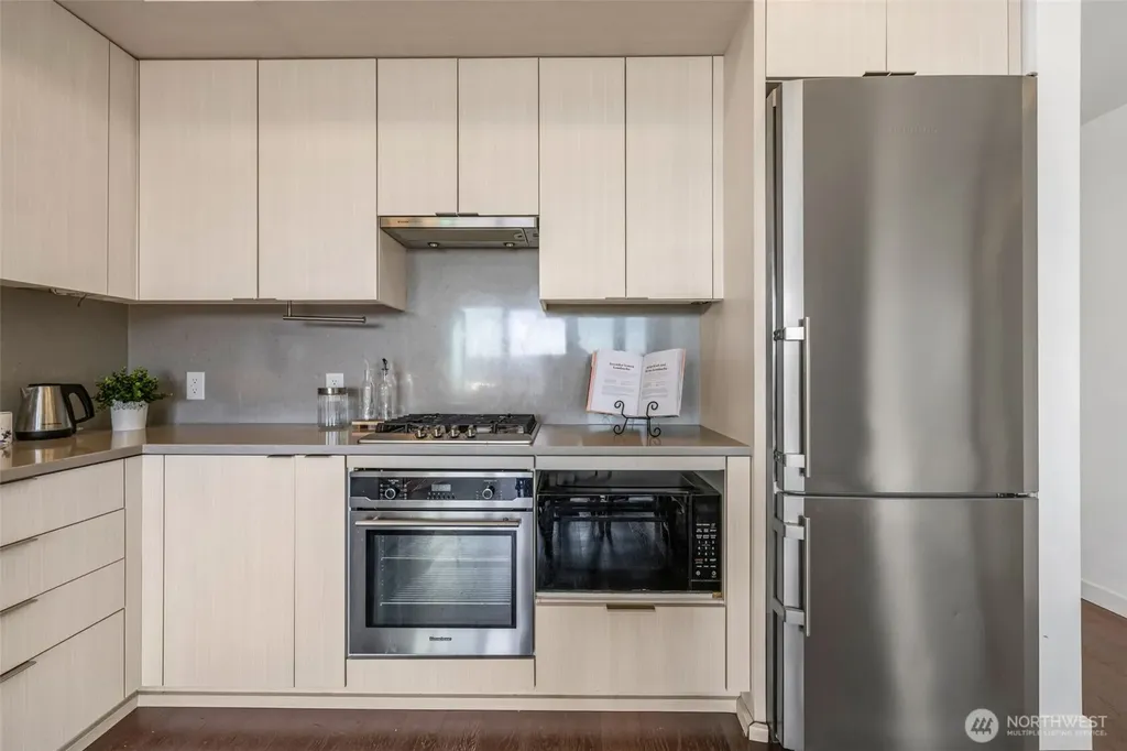 590 1st Avenue S Seattle WA 98104