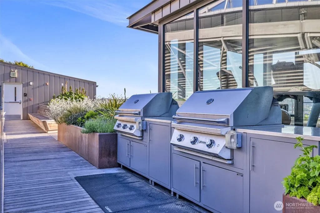 590 1st Avenue S Seattle WA 98104