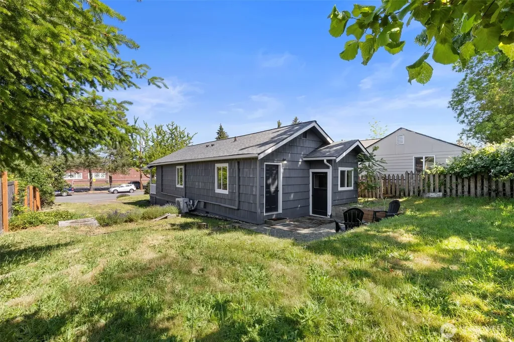 1207 High Avenue Bremerton WA 98337