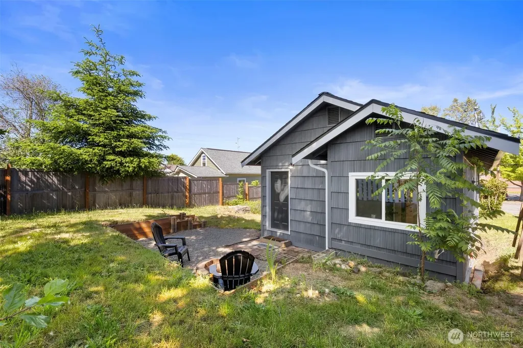 1207 High Avenue Bremerton WA 98337