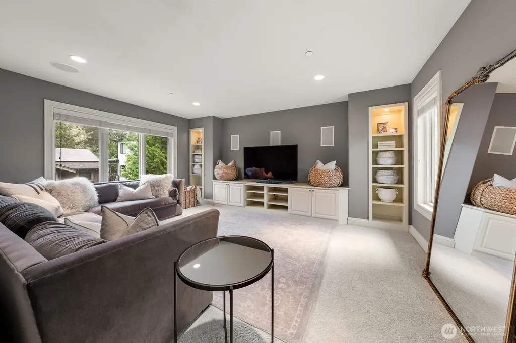 3424 97th Avenue SE Mercer Island WA 98040