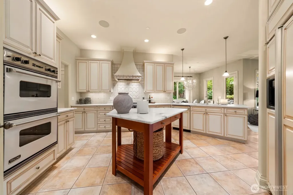 3424 97th Avenue SE Mercer Island WA 98040