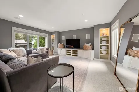 3424 97th Avenue SE Mercer Island WA 98040