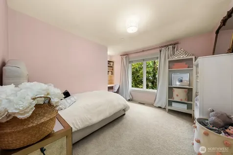 3424 97th Avenue SE Mercer Island WA 98040