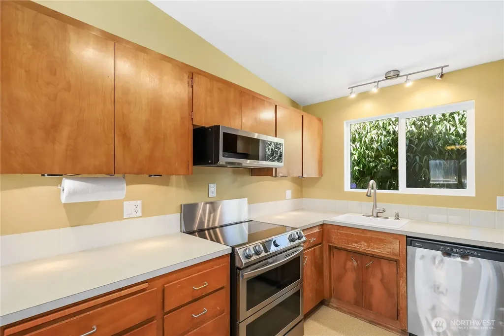 4718 48th Avenue SW Seattle WA 98116