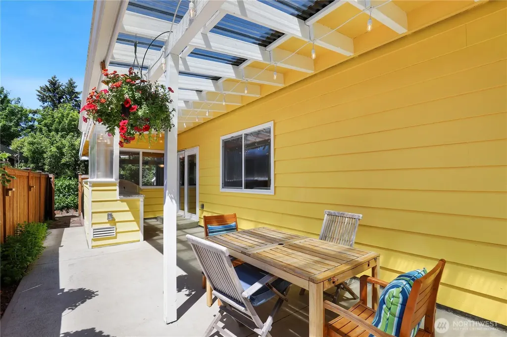 4718 48th Avenue SW Seattle WA 98116