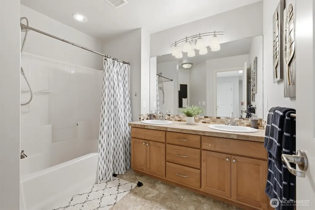 35112 SE Swenson Street Snoqualmie WA 98065