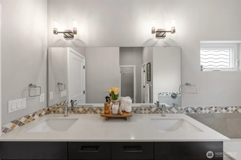 1086 Collier Place SW Issaquah WA 98027