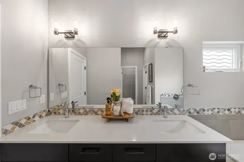 1086 Collier Place SW Issaquah WA 98027