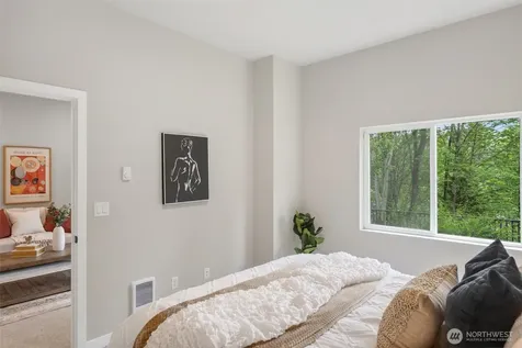 1086 Collier Place SW Issaquah WA 98027