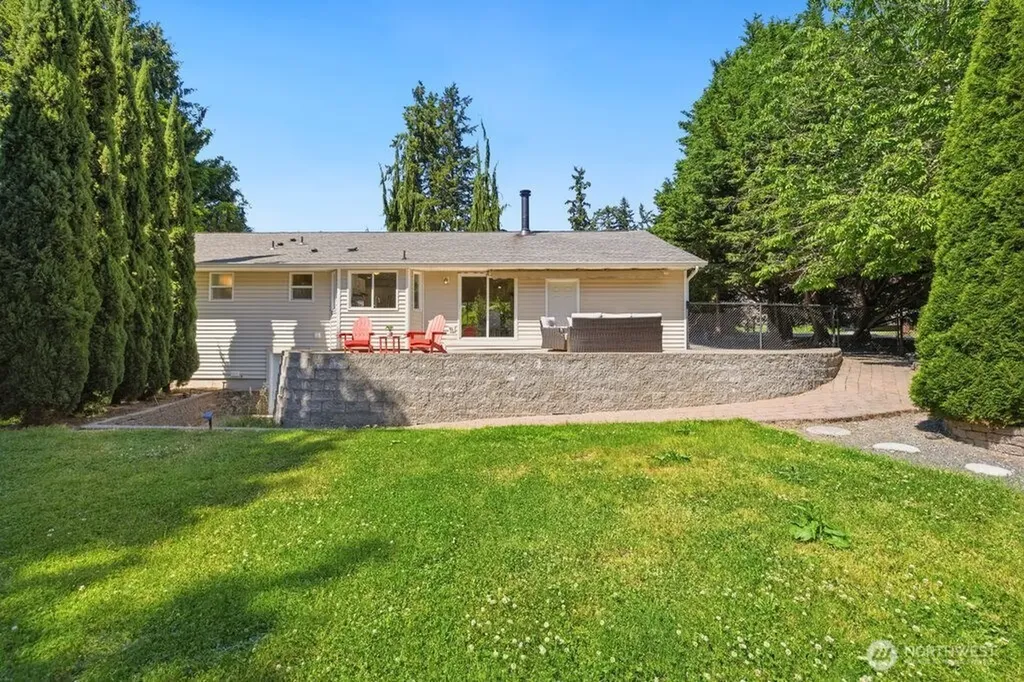 7547 NE 200th Street Kenmore WA 98028