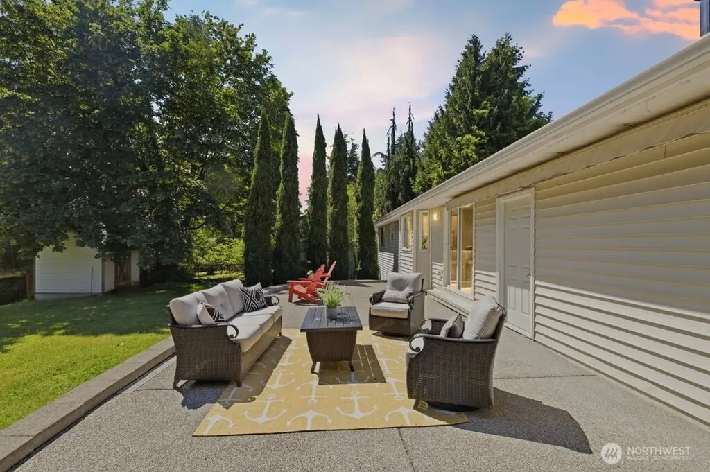 7547 NE 200th Street Kenmore WA 98028