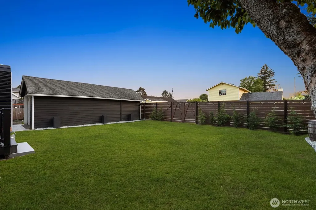 1904 Lafromboise Street Enumclaw WA 98022