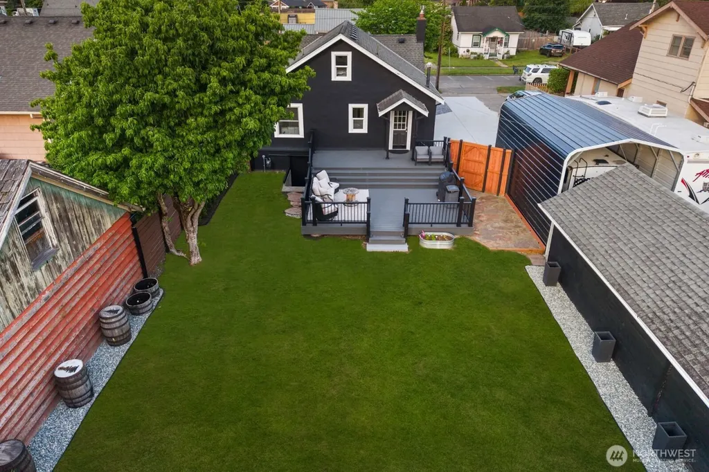 1904 Lafromboise Street Enumclaw WA 98022