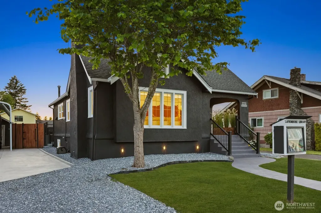 1904 Lafromboise Street Enumclaw WA 98022