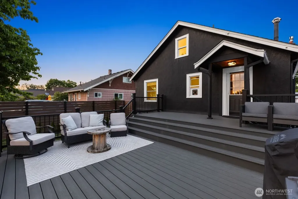 1904 Lafromboise Street Enumclaw WA 98022