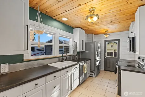 1904 Lafromboise Street Enumclaw WA 98022