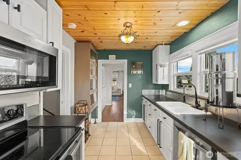 1904 Lafromboise Street Enumclaw WA 98022