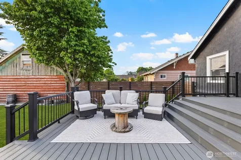 1904 Lafromboise Street Enumclaw WA 98022