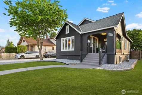 1904 Lafromboise Street Enumclaw WA 98022