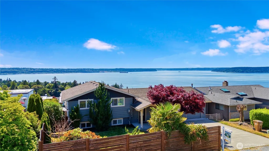 5530 Frances Avenue NE Tacoma WA 98422
