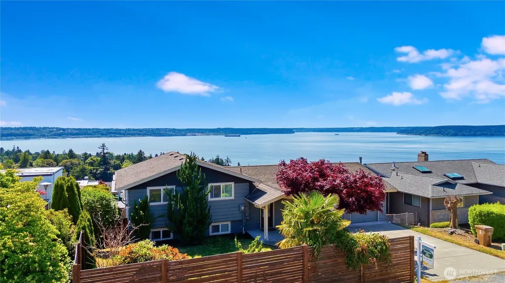5530 Frances Avenue NE Tacoma WA 98422