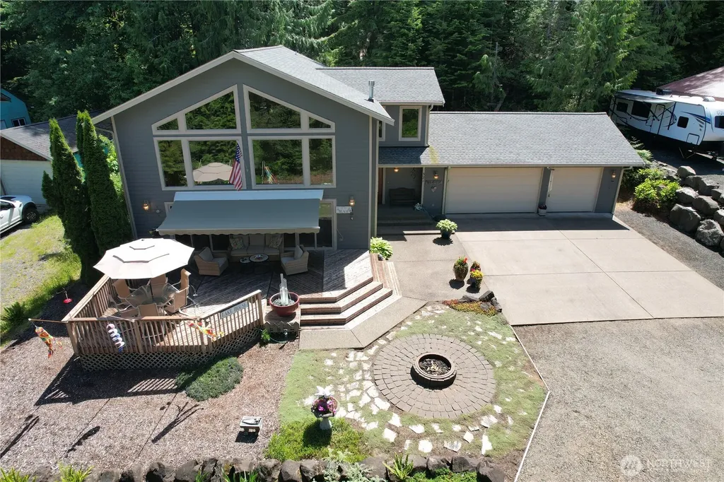321 N Standstill Drive S Hoodsport WA 98548