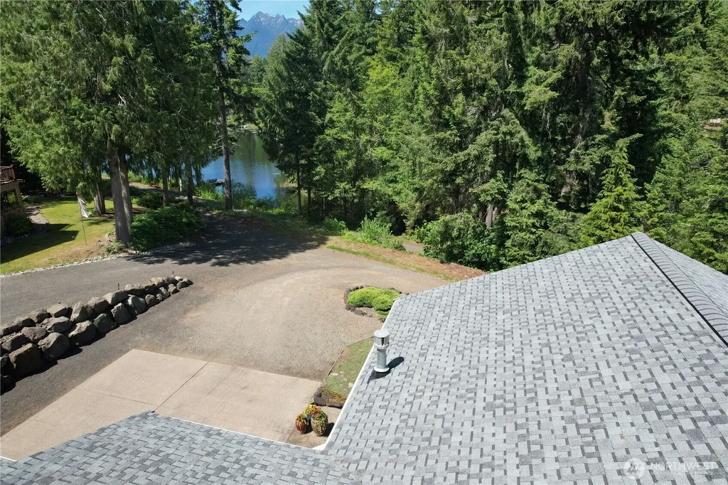 321 N Standstill Drive S Hoodsport WA 98548