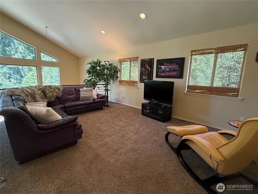 321 N Standstill Drive S Hoodsport WA 98548