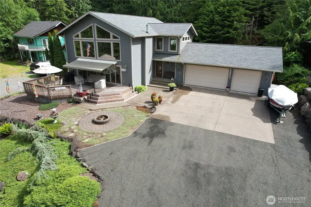 321 N Standstill Drive S Hoodsport WA 98548