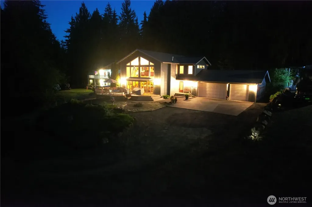 321 N Standstill Drive S Hoodsport WA 98548