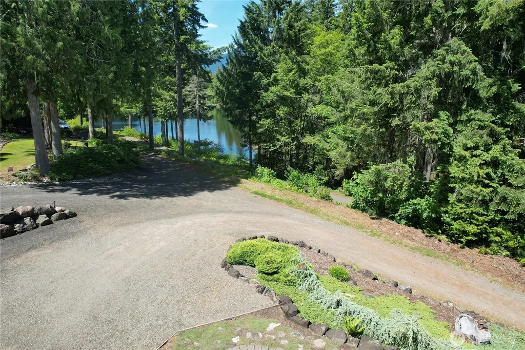 321 N Standstill Drive S Hoodsport WA 98548