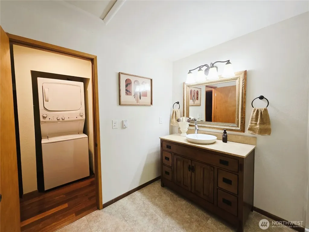 1301 S 3rd Avenue Sequim WA 98382