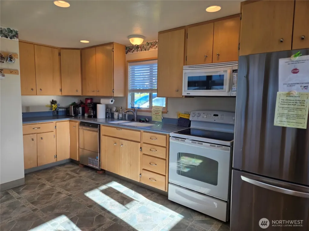 1301 S 3rd Avenue Sequim WA 98382