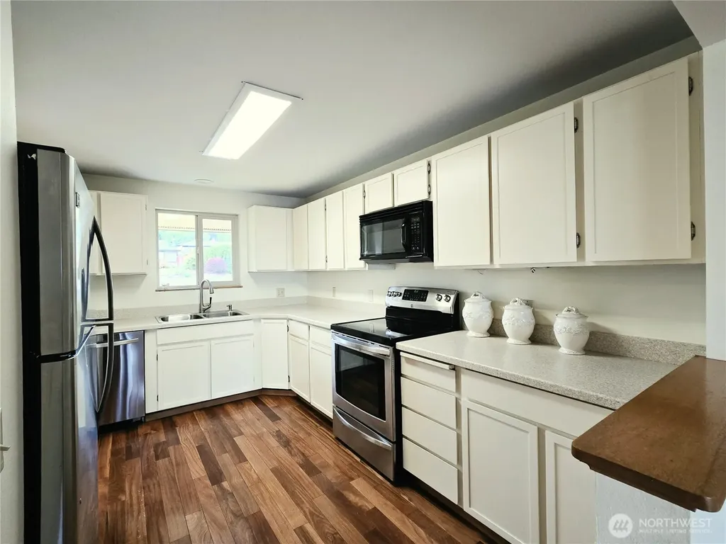 1301 S 3rd Avenue Sequim WA 98382