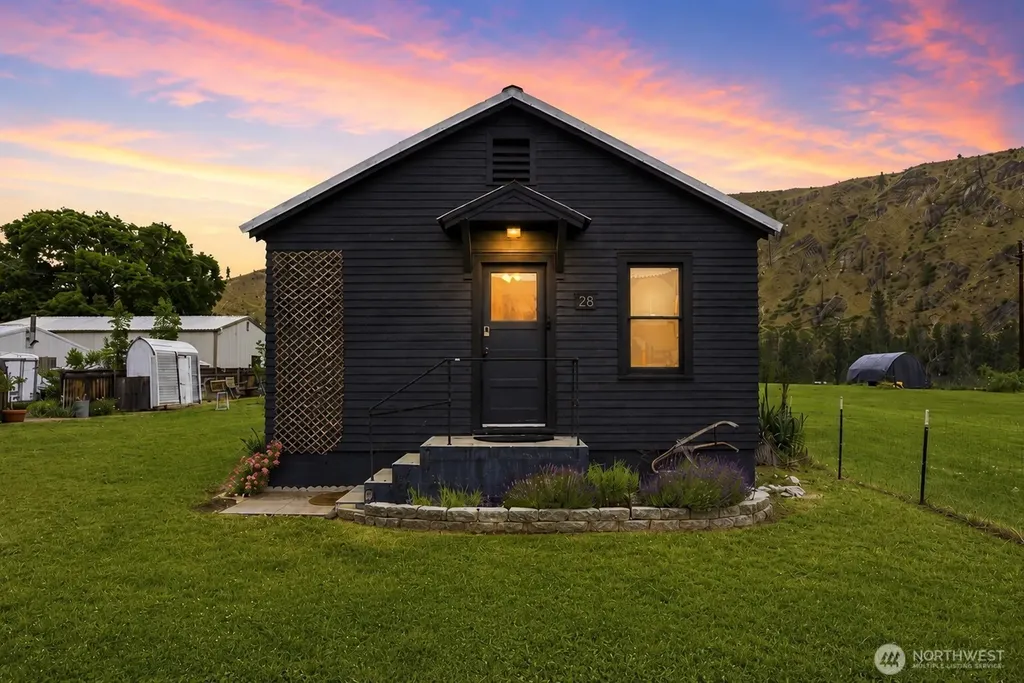 28 Main Street Methow WA 98834