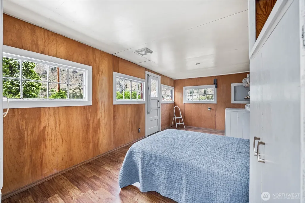 28 Main Street Methow WA 98834