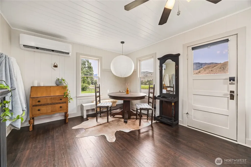 28 Main Street Methow WA 98834