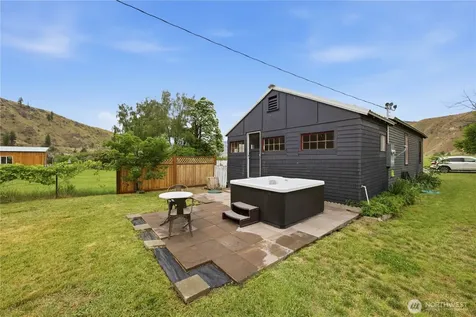 28 Main Street Methow WA 98834