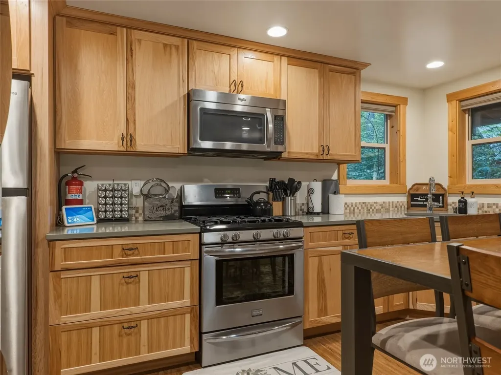 7482 Miller Way Deming WA 98244